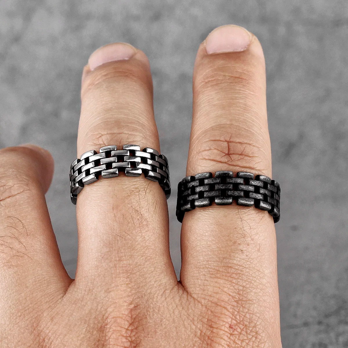 Vleee Vintage Black Hollow Chain Ring: Men's Stainless Steel, blending Punk Hip Hop style with simplicity.