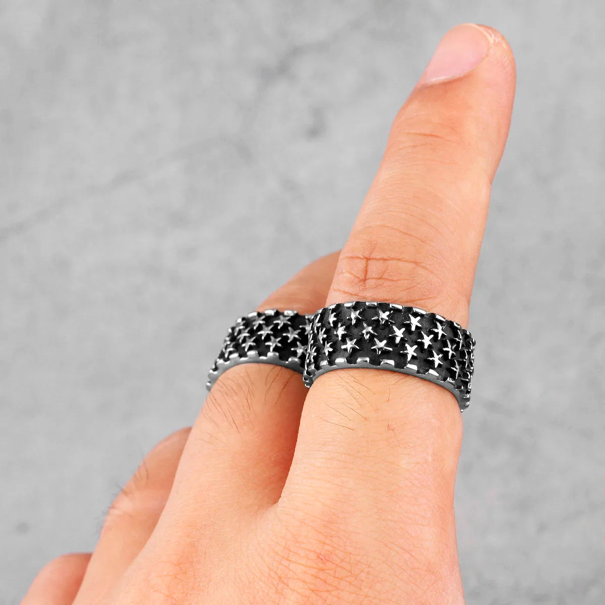 Vleee  Starry Night Sky Simple Stainless Steel Rings: Suitable for Men and Women, perfect for Couples, Girls, and Boyfriends.