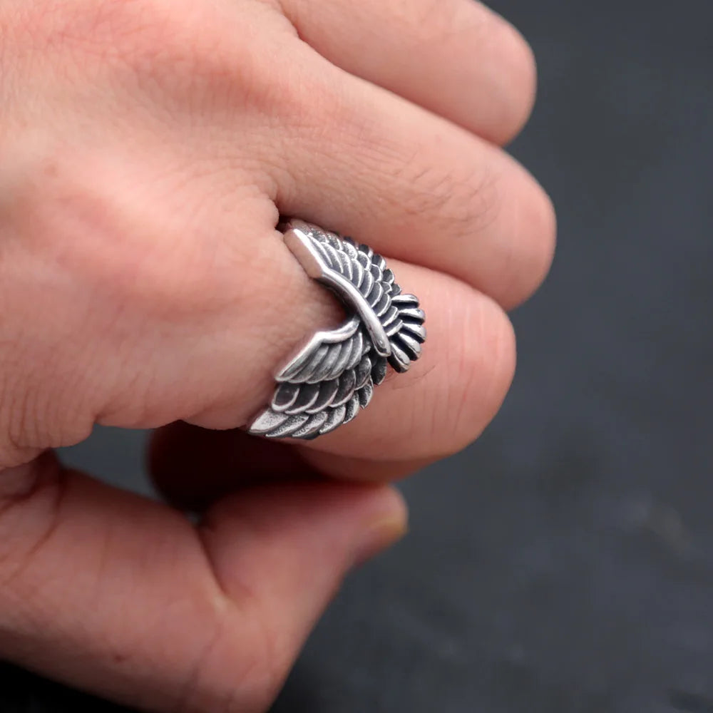 Vleee Vintage Gothic Angel Wings Ring: Men's Stainless Steel Cycling Ring with a Fashionable touch of Free-Flying Wings.