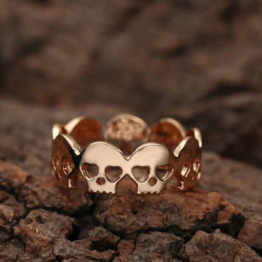 Vleee Cool Retro Fashion: Unisex Punk Skull Ring for Women and Men.