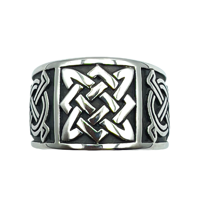 Vleee Fashionable Slavic Russian Star Ring: Introducing the New Svarog Amulet Ring designed for Men.
