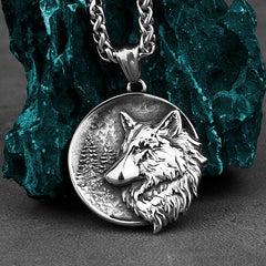 Vleee Double-Sided Viking Wolf Head Pendant: Vintage Charm for Men's Street Fashion in Stainless Steel.