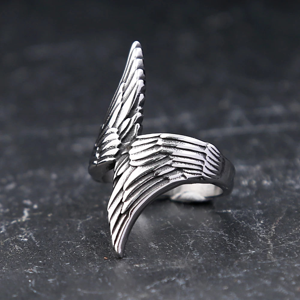 Vleee Unique Double Feather Ring: Vintage Punk Biker Style in 316L Stainless Steel, featuring an Animal motif.
