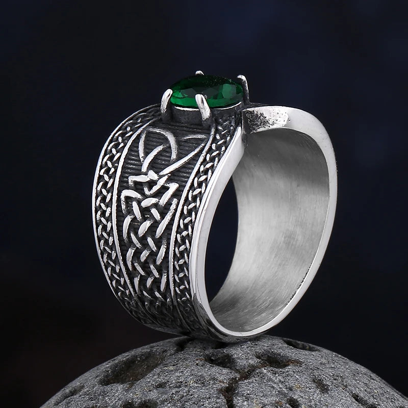 Vleee Elegant 316L Stainless Steel Viking Nose Ring: Featuring a Stylish Celtic Knot with Green Zircon, an Odin Amulet Touch.
