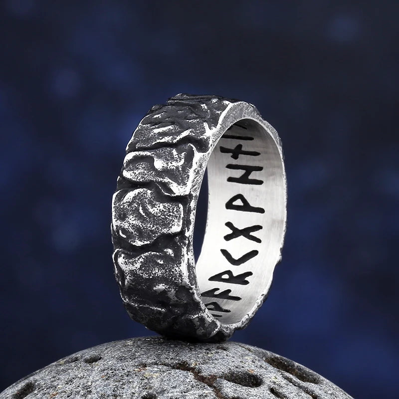 Vleee Nordic Trinity: Viking Gothic Stainless Steel Ring with Celtic Knot Design for Men.