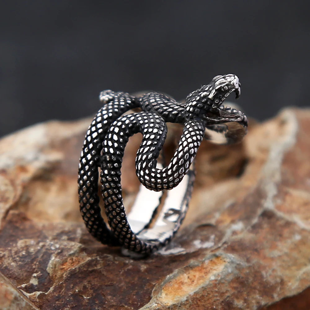 Vleee Fashionable Retro Silver Snake Ring: Unisex Stainless Steel Handmade Snake Ring for Men and Women.