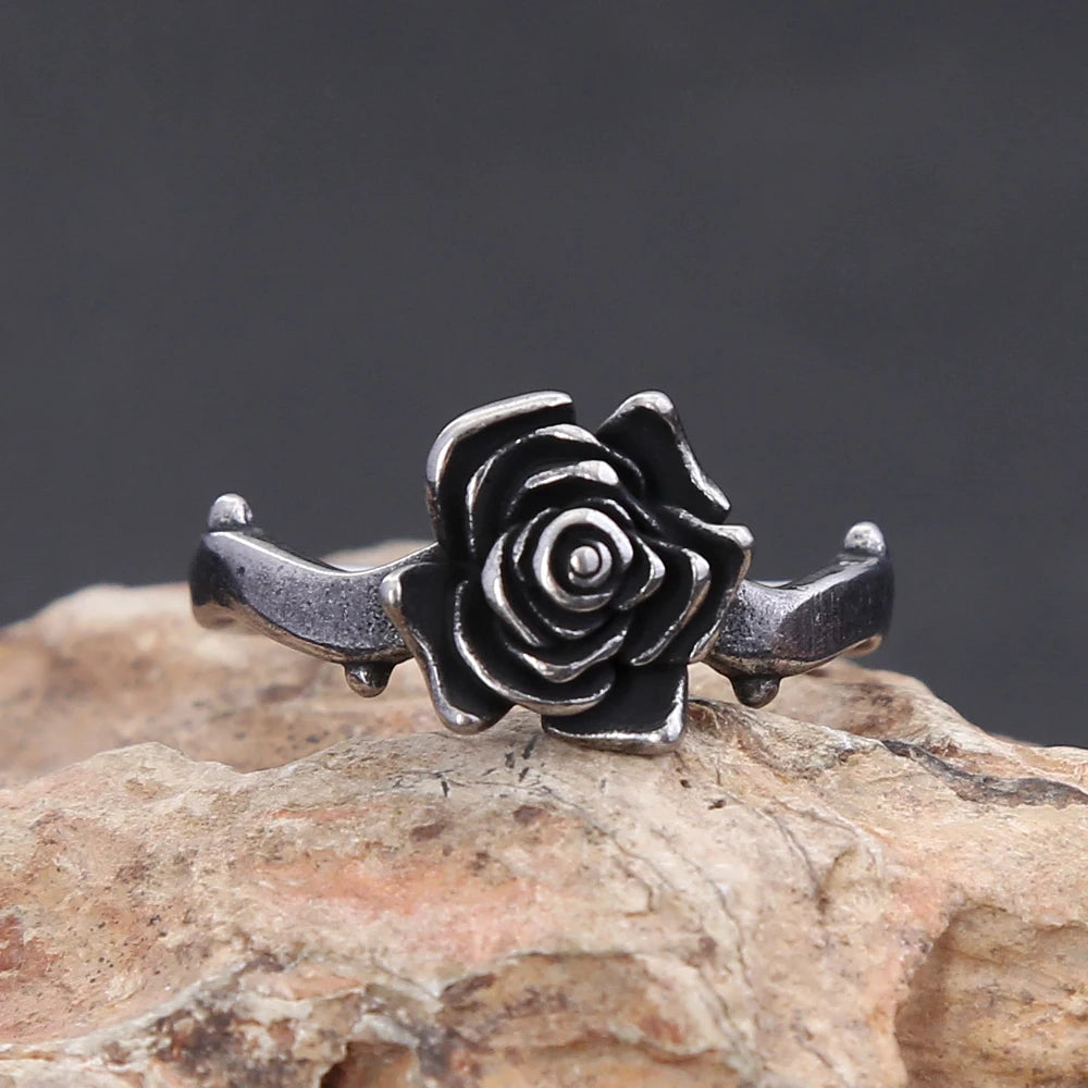 Vleee 316L Stainless Steel Rose Flower Ring: A Simple and Retro Fashion Trend, the Black Rose Ring for Women.