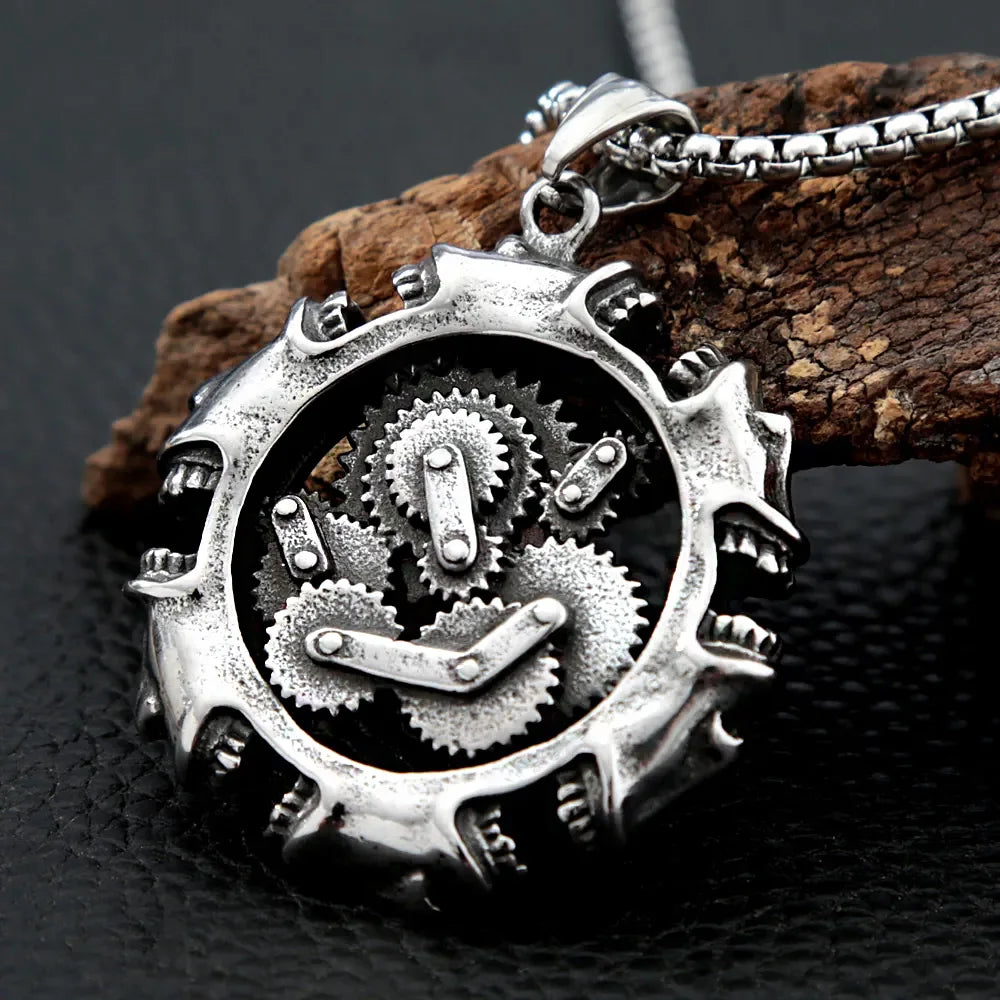 Vleee Steampunk Skull Pendant: Punk Hip Hop Stainless Steel Necklace for Men with Skull Rider Vibe.