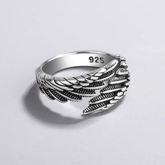 Vleee Retro Angel Wings Ring: Trendy Unisex Open Adjustable Design. Ideal for Engagement, Wedding, Gothic Punk Parties.