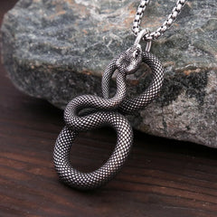Vleee Vintage Stainless Steel Snake Pendant: Stylish Gothic Animal Necklace for Men and Women.