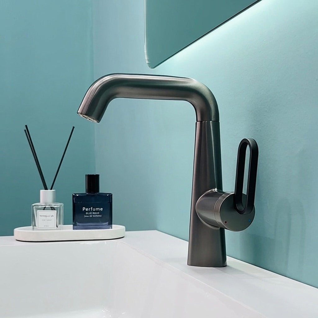 Rotating Bathroom Basin Faucet, Silver Minimalist Hot & Cold Water Mixer Tap with Splash-Proof Design for Modern Vanity Sink