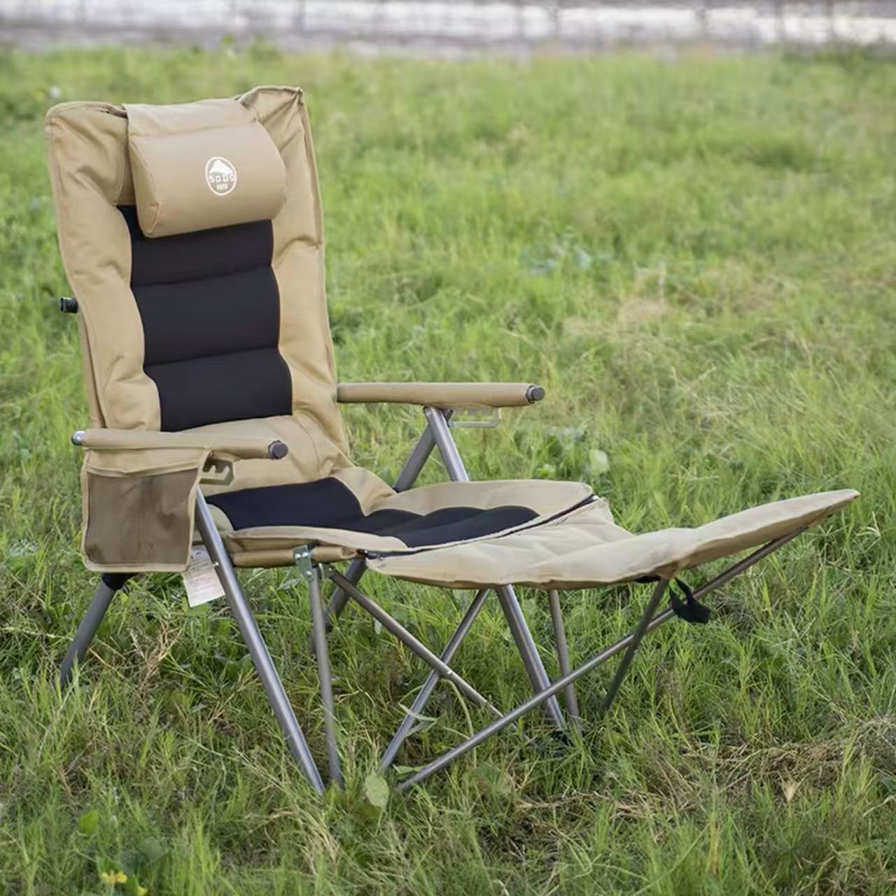 VLEEE Adjustable Folding Camping Chair, High-Back Reclining Outdoor Lounge Chair with Armrests, 200kg Capacity